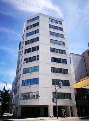 株式会社なるなるの木 本社ビル